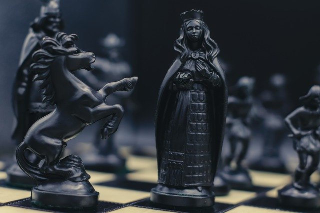 figury szachowe królowa