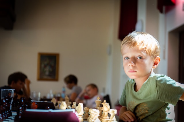 Młody szachista